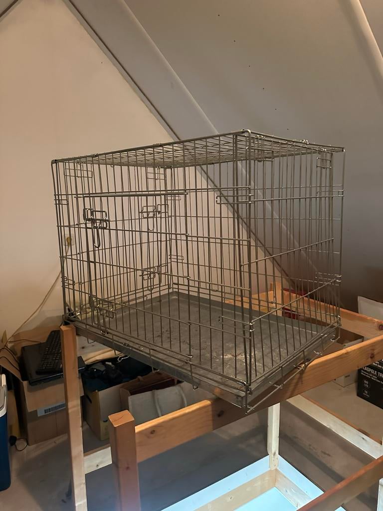 Honden bench middel groot, Ophalen, Zo goed als nieuw