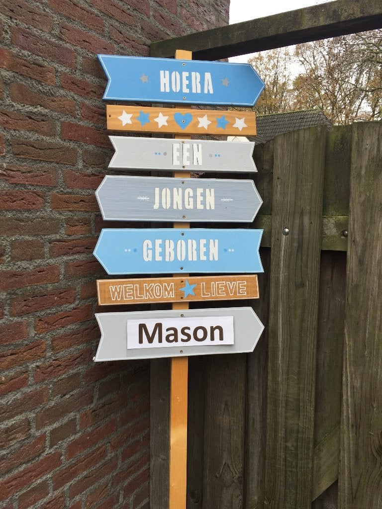 Geboortebord Pijlenbord Wegwijzerbord jongen huur huren, Ophalen, Zo goed als nieuw, Geboortebord