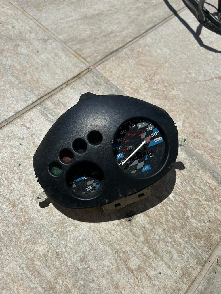 Piagio zip sp H2o kilometer teller LC onderdelen 2takt, Ophalen of Verzenden
