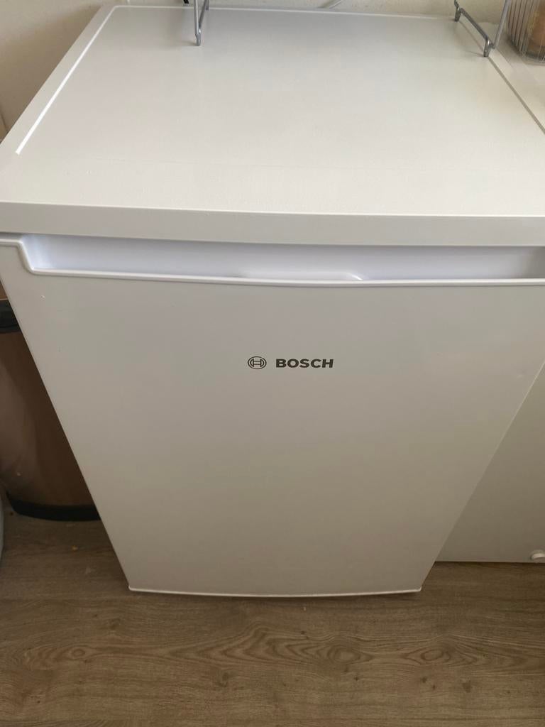 Koelkast tafelmodel Bosch, Zonder vriesvak, 100 tot 150 liter, Zo goed als nieuw, Ophalen