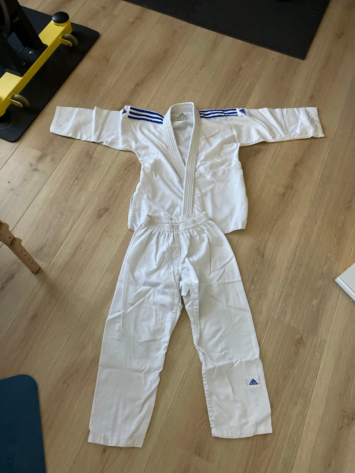 Judo pak Adidas Evolution maat 130/140, Ophalen, Gebruikt, Judo, Vechtsportpak