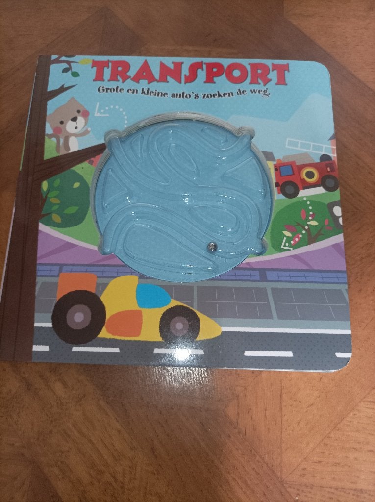 Transport grote en kleine auto's zoeken de weg, Ophalen of Verzenden, Zo goed als nieuw, Fictie algemeen