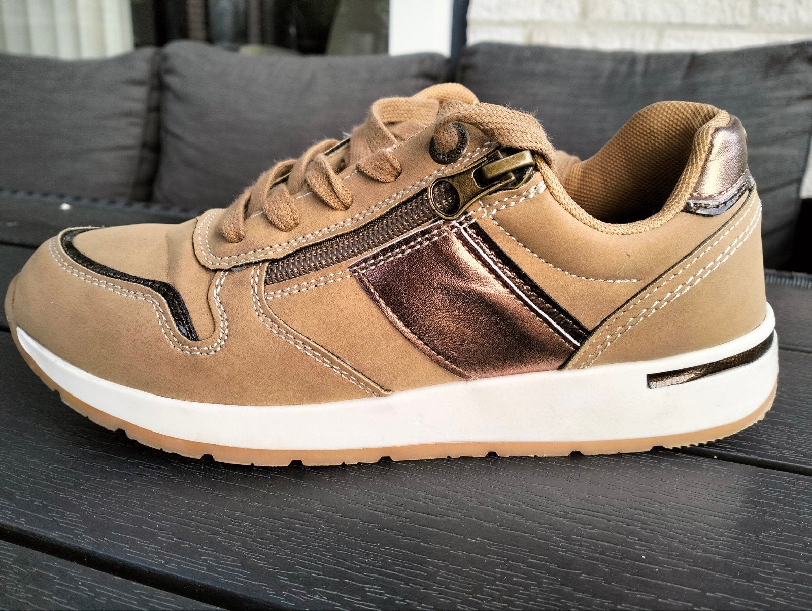 Sneakers, maar 36,5, Ophalen of Verzenden, Zo goed als nieuw, Sneakers of Gympen