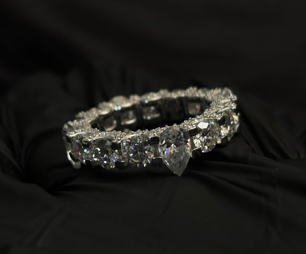 Big Pointer Pear Cut Eternity Ring – 925 Silver Moissanite, Sieraden, Tassen en Uiterlijk, Ringen, Nieuw, Dame of Heer, 19 tot 20