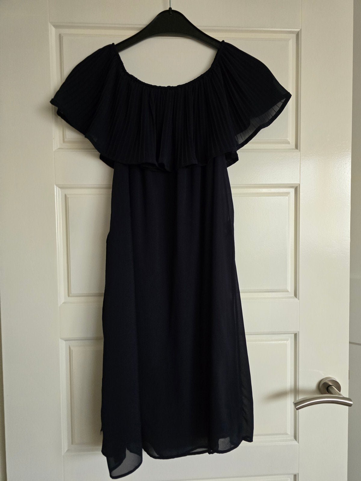Te koop blauwe dames jurk, maat M. De jurk kan ook off shoul, Maat 38/40 (M), Blauw, Ophalen of Verzenden, Zo goed als nieuw