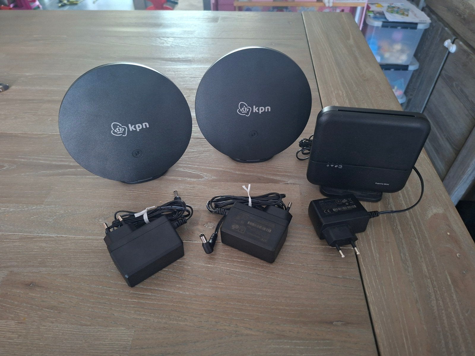 2 x KPN SuperWifi en een gratis wifipunt, Ophalen of Verzenden, Zo goed als nieuw, Router met modem, KPN