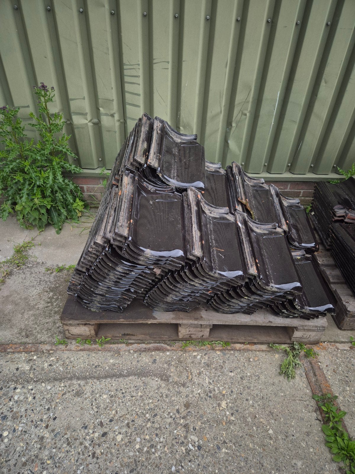 Monier VHV Dakpannen zwart verglaasd, Ophalen, Steen of Klei, Zwart, 15 m² of meer