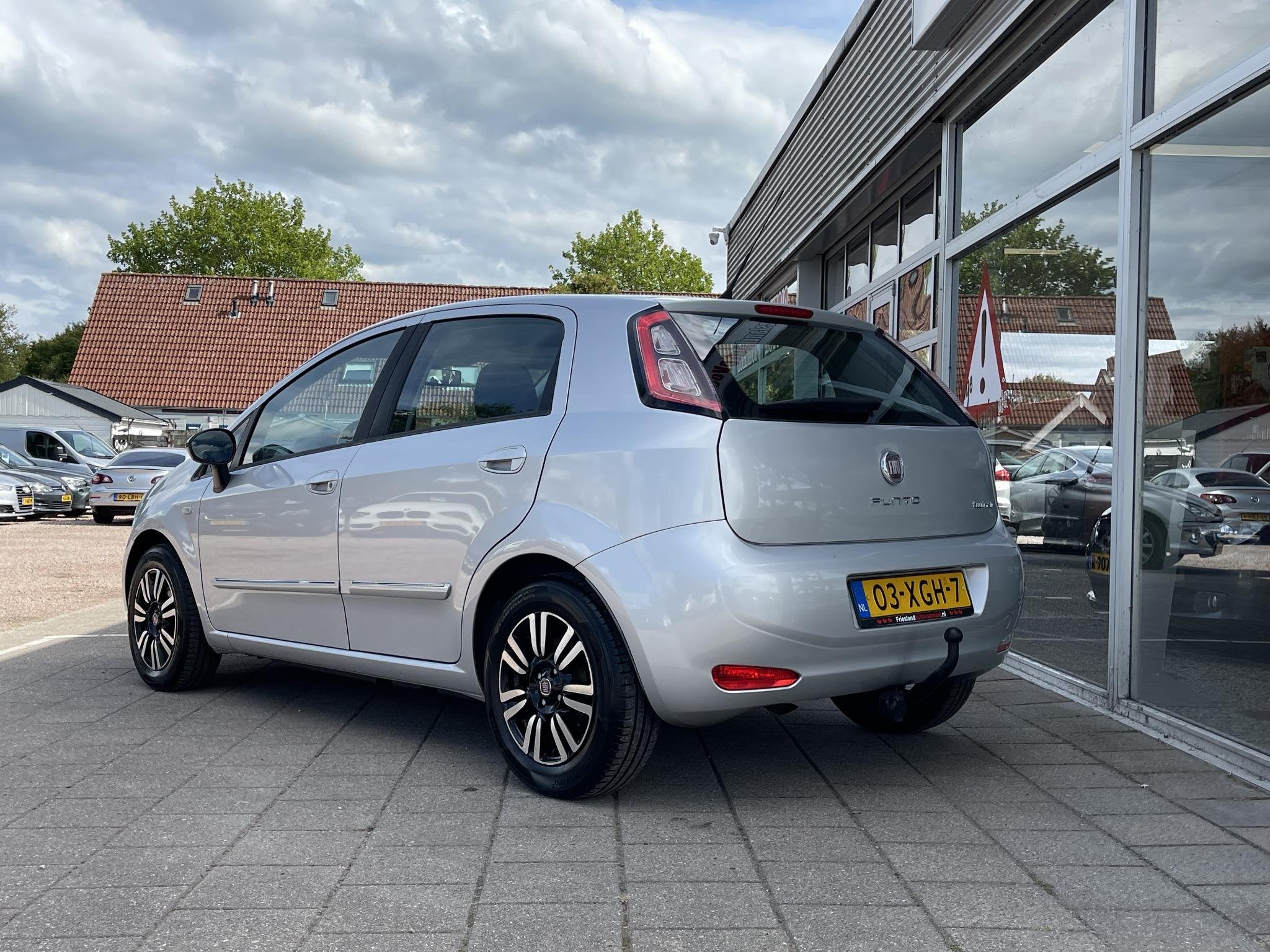 Fiat Punto Evo 0.9 TwinAir Easy /5 drs/Clima/Cruise/Trekhaak, Auto's, Fiat, Voorwielaandrijving, Euro 5, Gebruikt, Met garantie (alle)