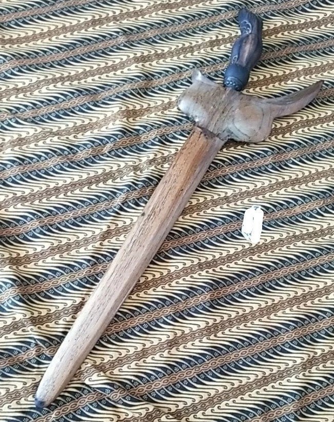 Antieke Keris Cirebon Tilam Upih Beras Wutah Teakhout KAD95, Verzenden, Overige materialen, Indonesië, Meerkleurig