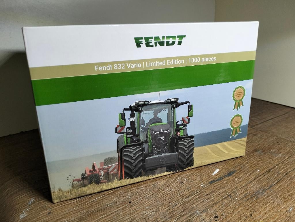 Te koop Wiking Fendt 832 Vario Agritechnica met certificaat., Ophalen of Verzenden, Nieuw, Tractor of Landbouw, Overige merken
