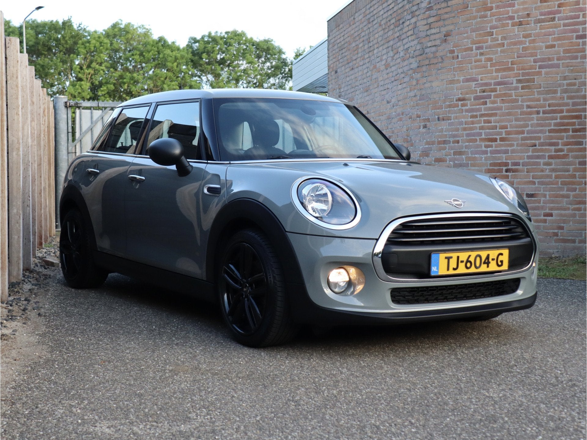 MINI Mini 1.5 One First NL-auto, carplay, navi (bj 2018), Voorwielaandrijving, Stof, Gebruikt, Origineel Nederlands