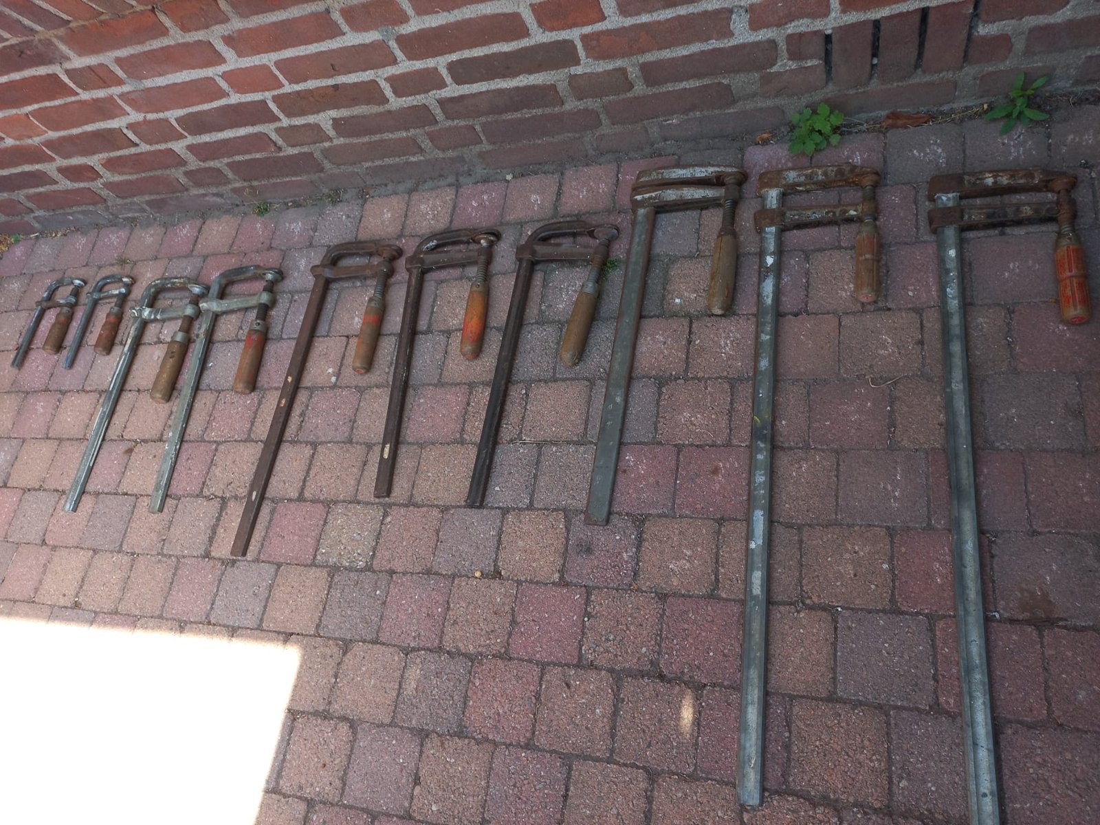 10 lijmklemmen, Ophalen