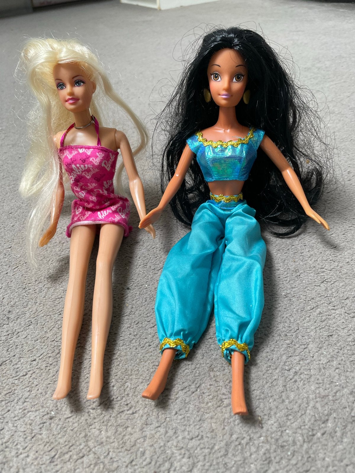 Twee Barbie poppen, Ophalen of Verzenden, Gebruikt, Barbie