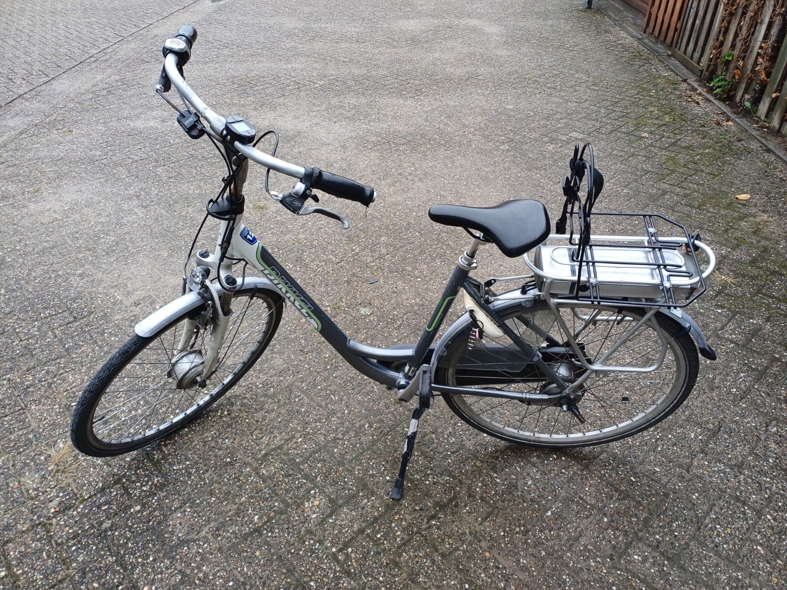 Gebruikte elektrische fiets - Bikkel, 51 tot 55 cm, Ophalen, Gebruikt, 30 tot 50 km per accu