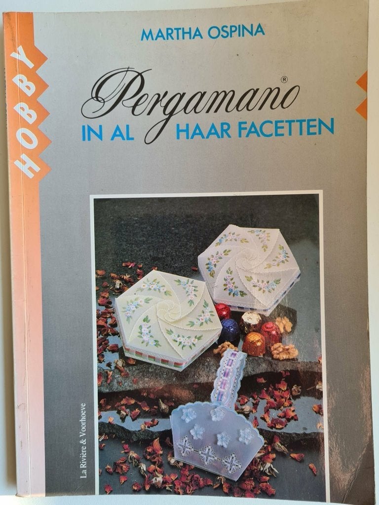 Pergamano in al haar facetten - Martha Ospina, Boeken, Ophalen of Verzenden, Zo goed als nieuw, Scrapbooking en Knutselen