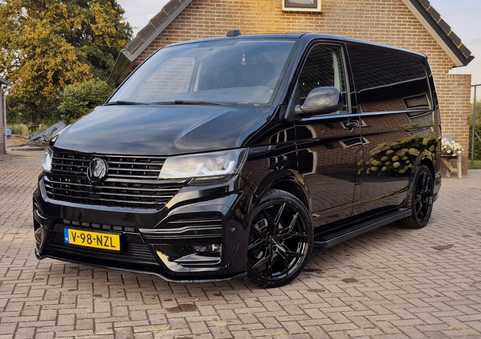 Volkswagen Transporter T6.1 150 PK DSG | ACC | 20" | Black E, 4 cilinders, 150 pk, Volkswagen, Leder en Stof
