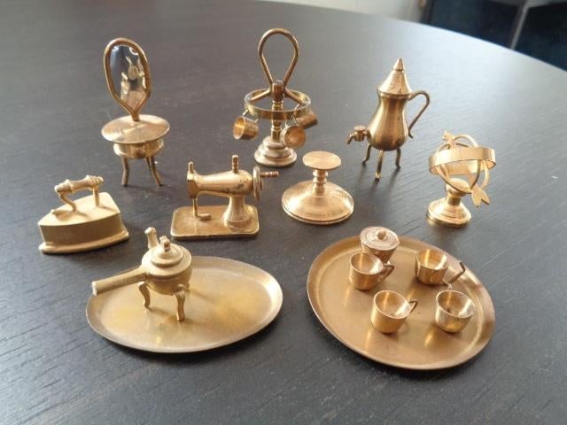 Veel koperen spullen / servies voor een poppenhuis., Verzamelen, Poppenhuizen en Toebehoren, Ophalen of Verzenden, Poppenhuis