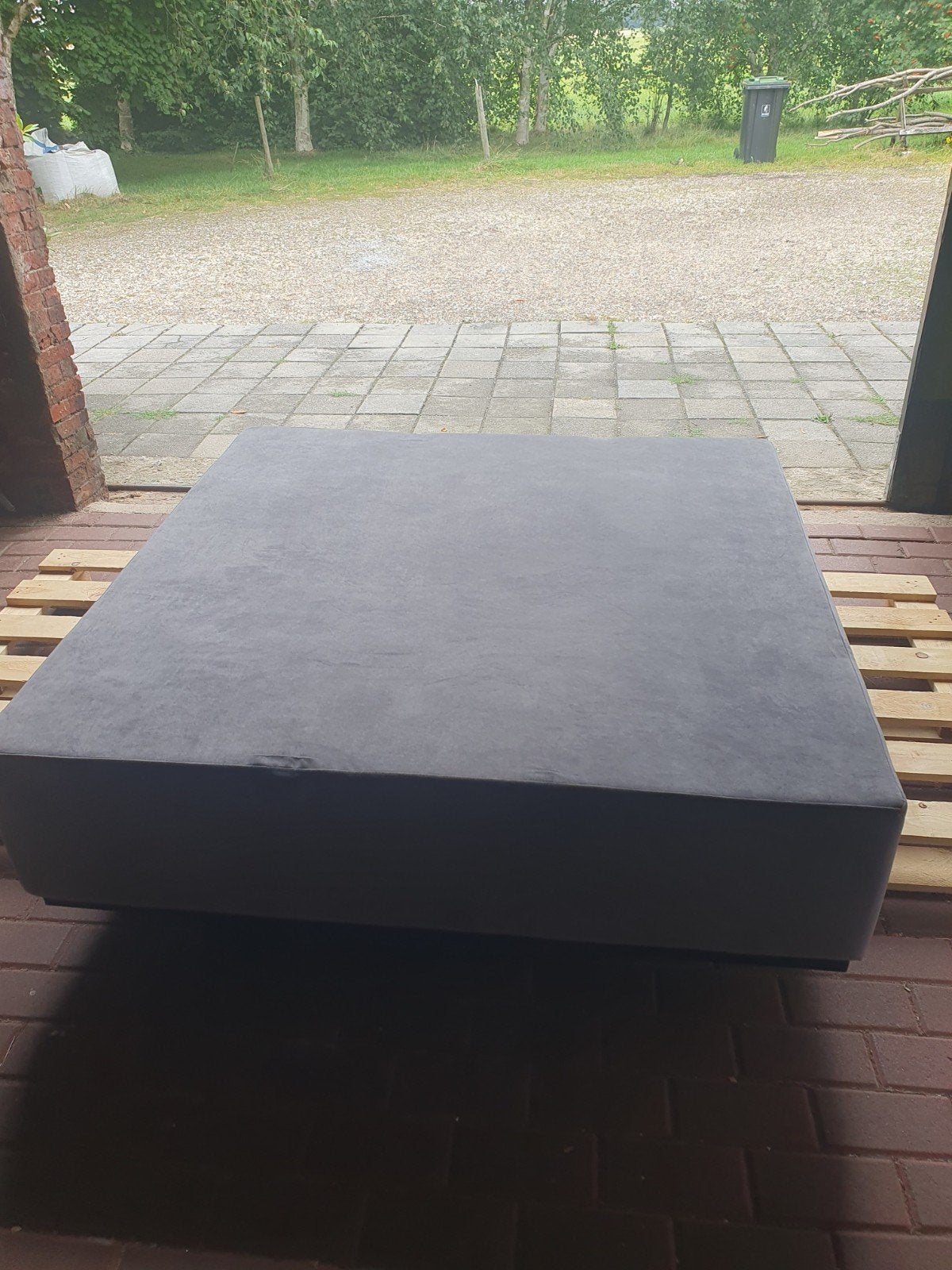 hocker-poef, Ophalen, 125 cm of meer, Vierkant, Nieuw