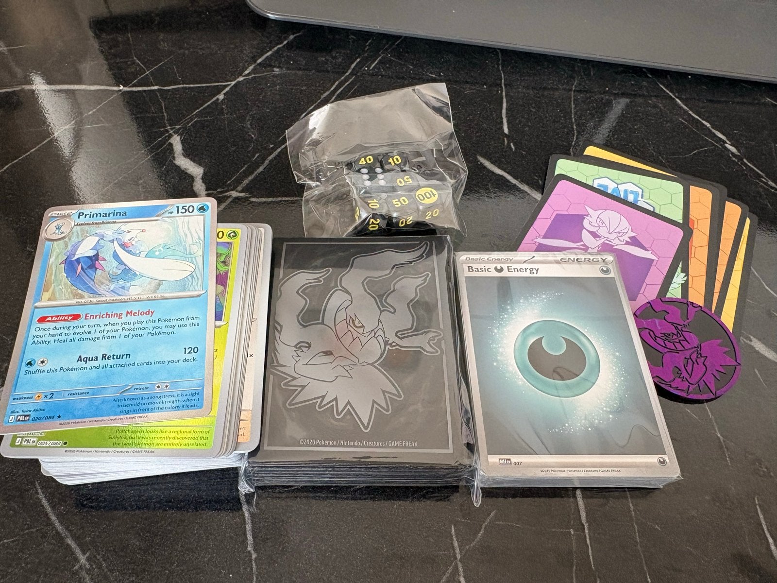 Pokémon Kaarten dobbelstenen en sleeves, Ophalen of Verzenden, Nieuw, Meerdere kaarten