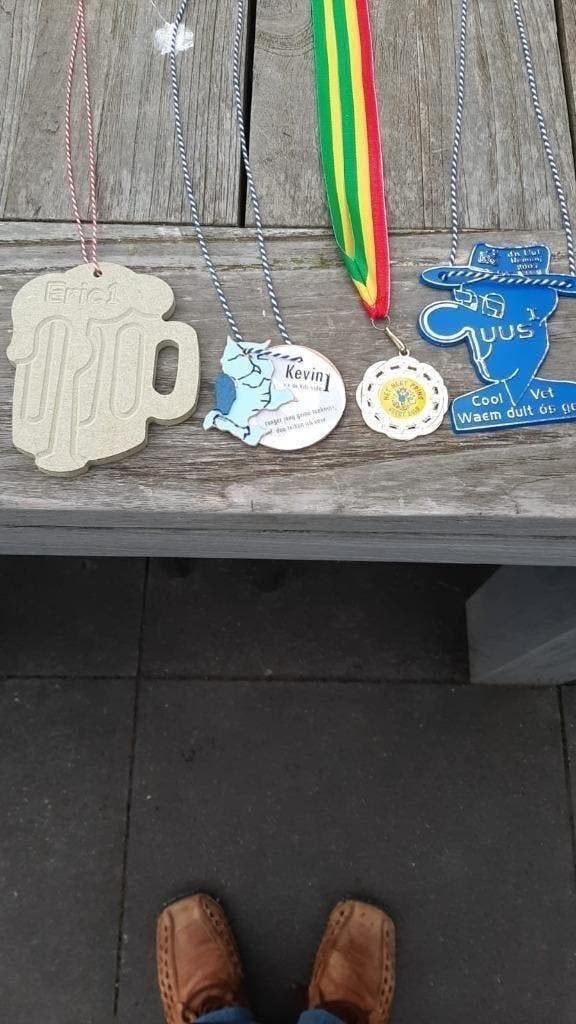 Carnavals medailles, Ophalen of Verzenden, Zo goed als nieuw, Carnaval, Accessoires