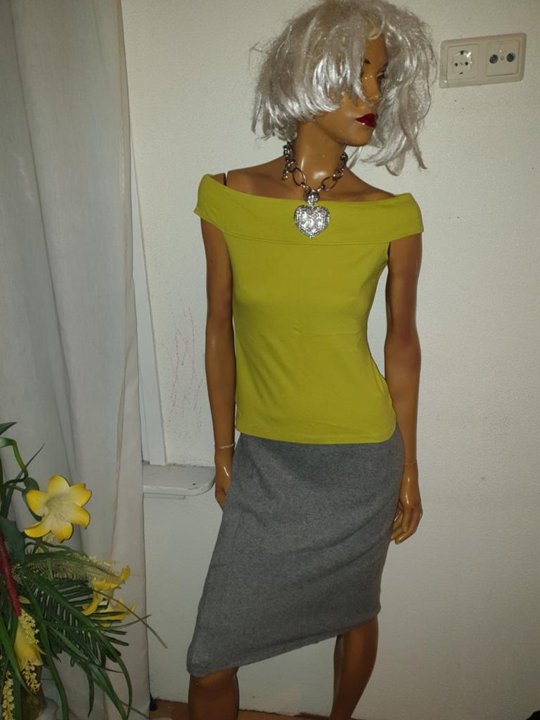 Stijlvolle off-shoulder top in limoengroen karen millen 38, Maat 38/40 (M), Karen Millen, Ophalen of Verzenden, Zo goed als nieuw