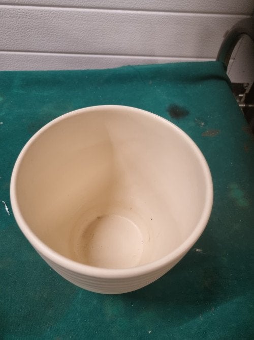 bloempot creme golvend, Ophalen of Verzenden, 'T Olde Gre-j, Info@toldegrej.nl, Endepoelstraat 20f Didam