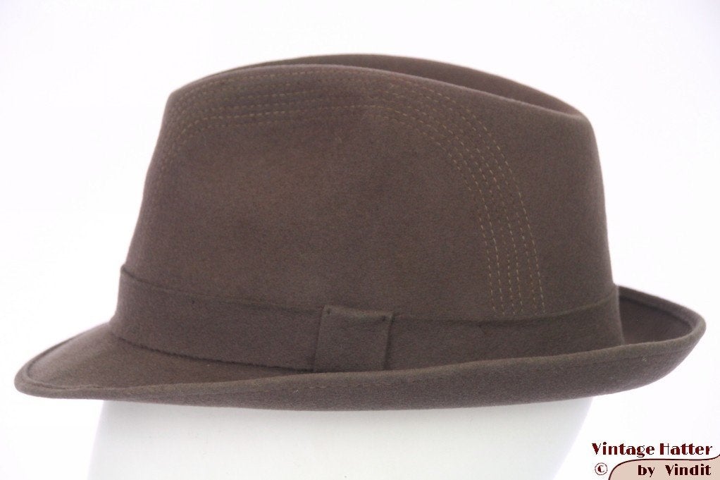 Vintage Gleufhoed Bristol grijs vilt 57 gratis verzenden NL, Hoed, Ophalen of Verzenden, 57 cm (M, 7⅛ inch) of minder, Gedragen