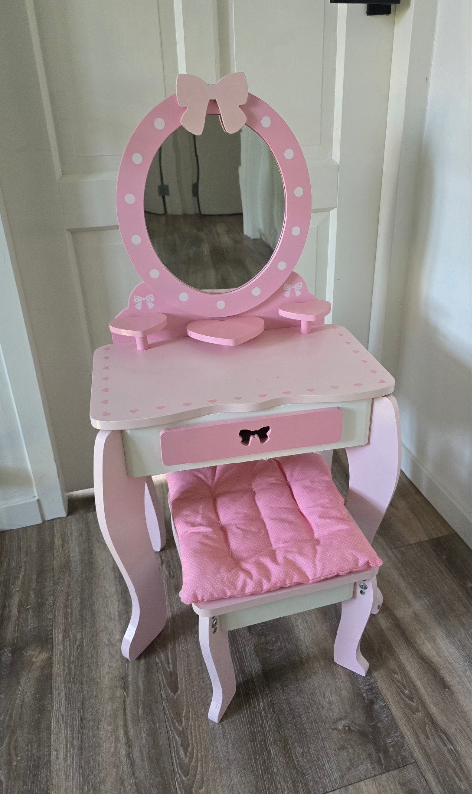 Roze make-up tafel met krukje voor kinderen, Ophalen, Gebruikt, Meisje
