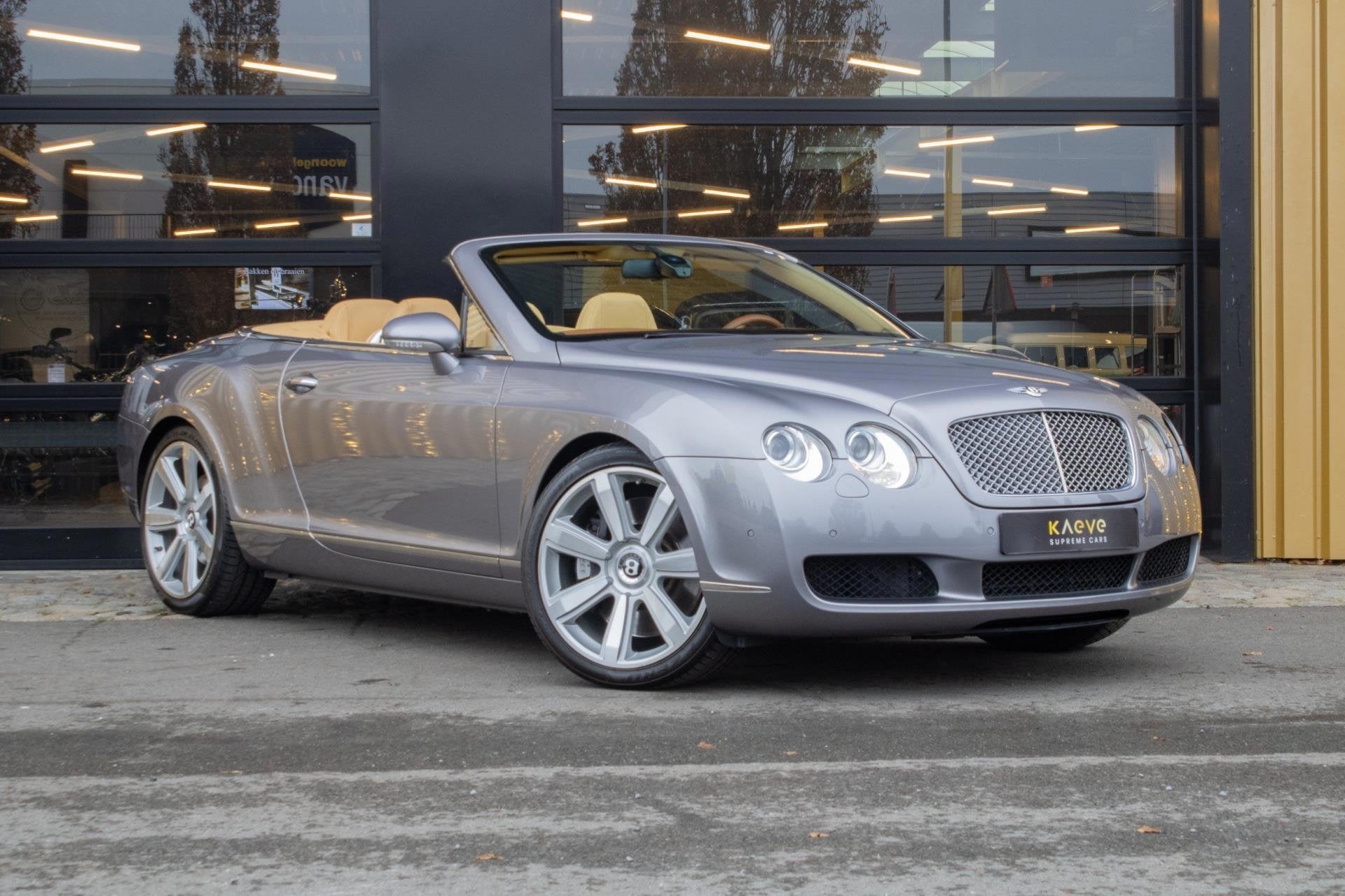 Bentley Continental GTC 6.0 W12, Auto's, Bentley, Automaat, Gebruikt, 4 stoelen, Leder