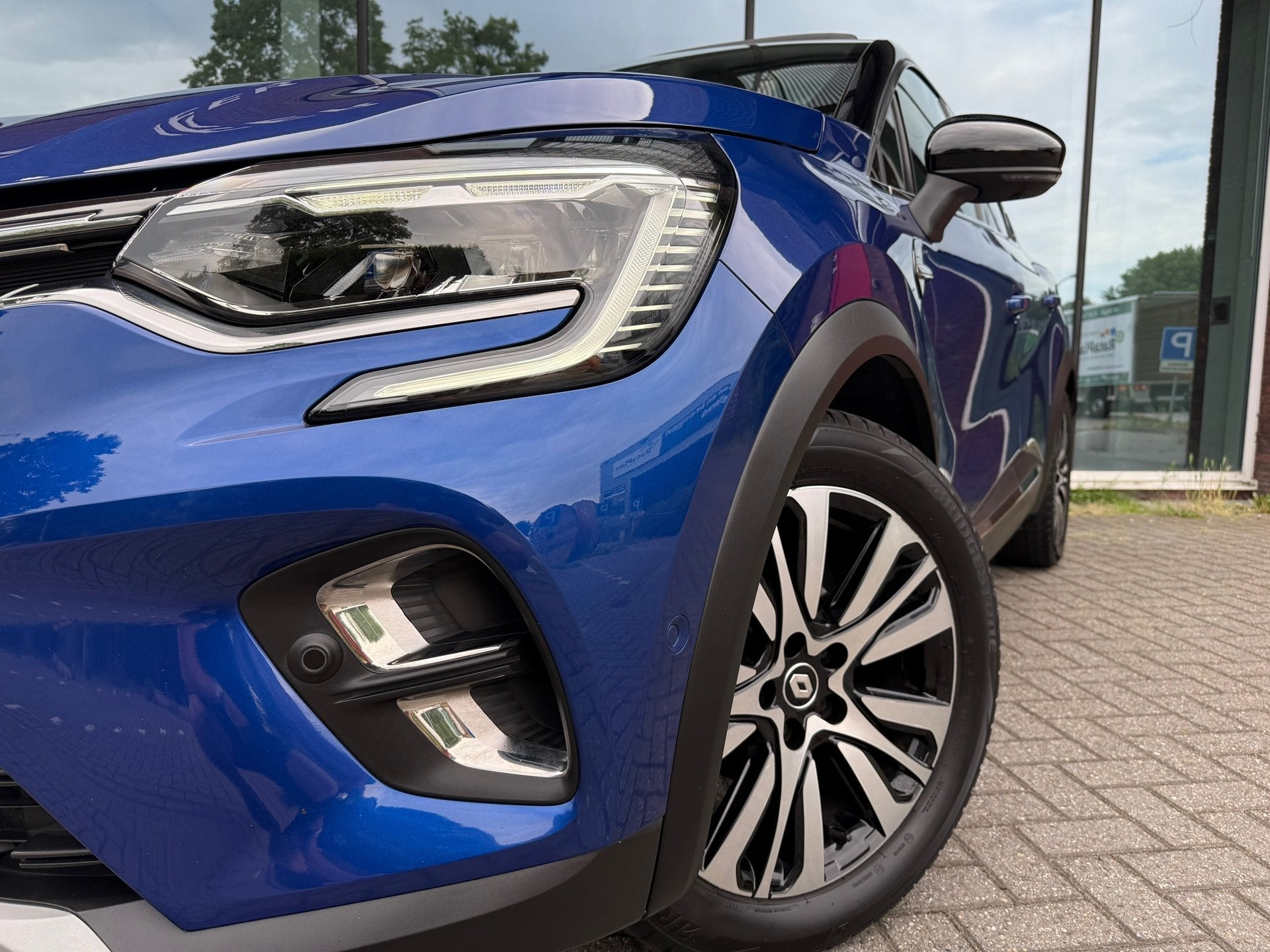 Renault CAPTUR 1.3 TCe 140 Initiale Paris - Automaat - Pano/, Gebruikt, 4 cilinders, Blauw, Leder