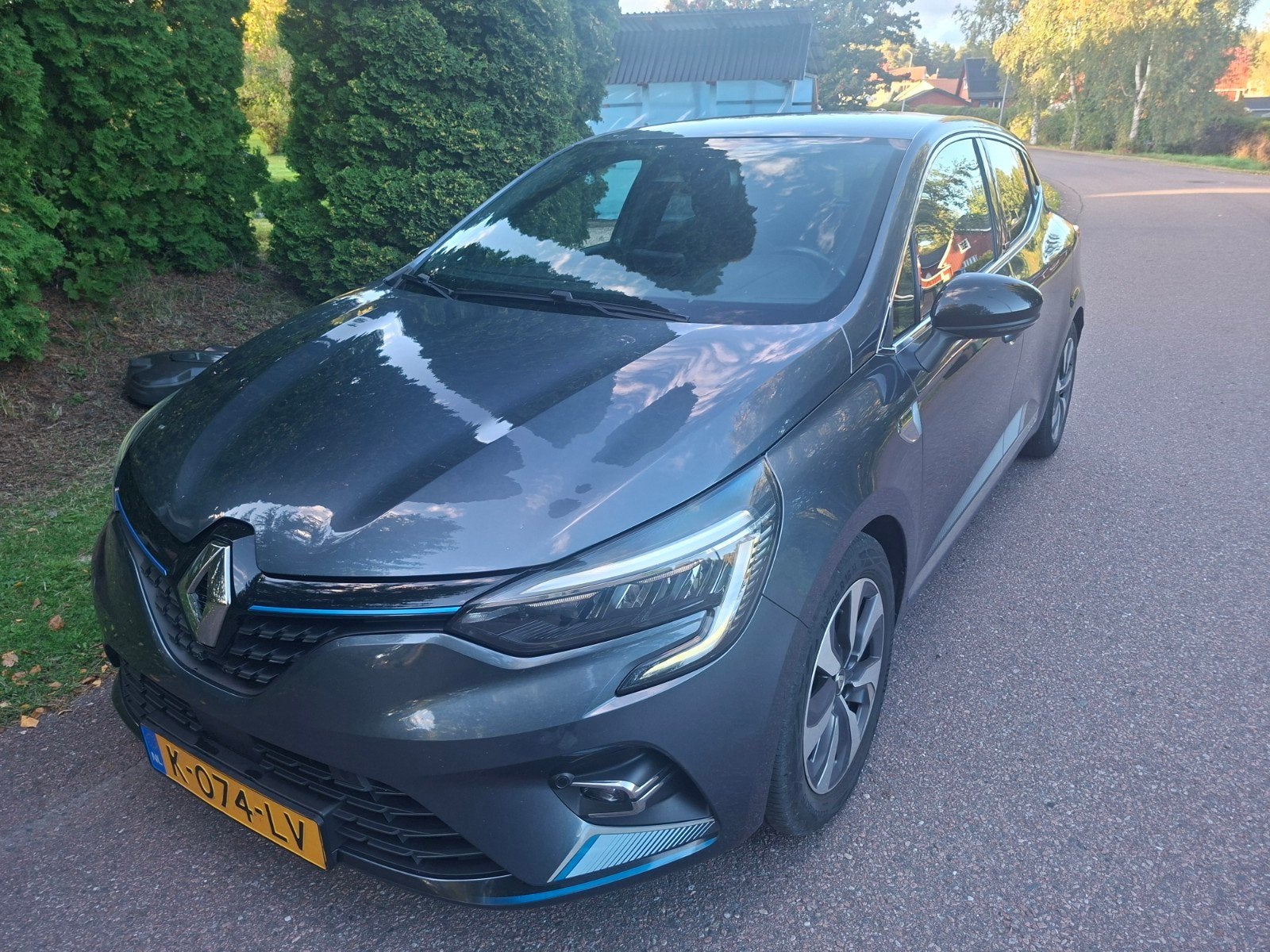 Renault Clio 1.6 E-tech Hybrid 140pk 2021 Grijs, Auto's, Stof, Euro 6, 4 cilinders, 23 km/l