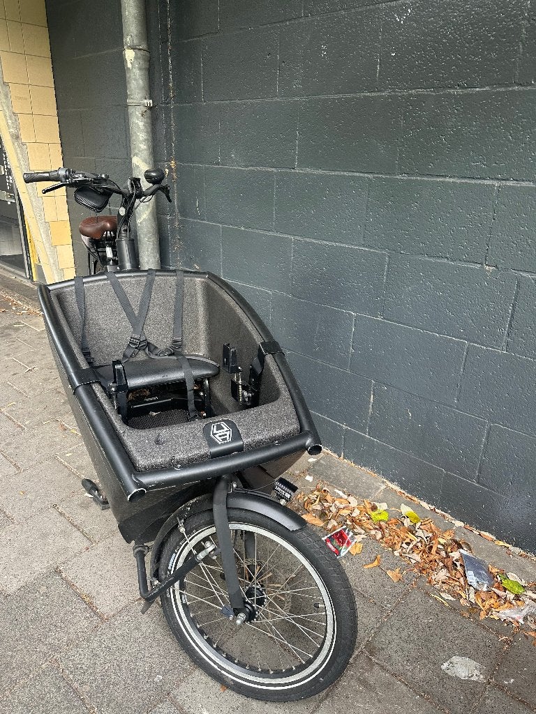 Urban Arrow Bakfiets -  Compleet en Maxi-Cosi houder, 3 kinderen, Zo goed als nieuw, Elektrisch, Trommelrem