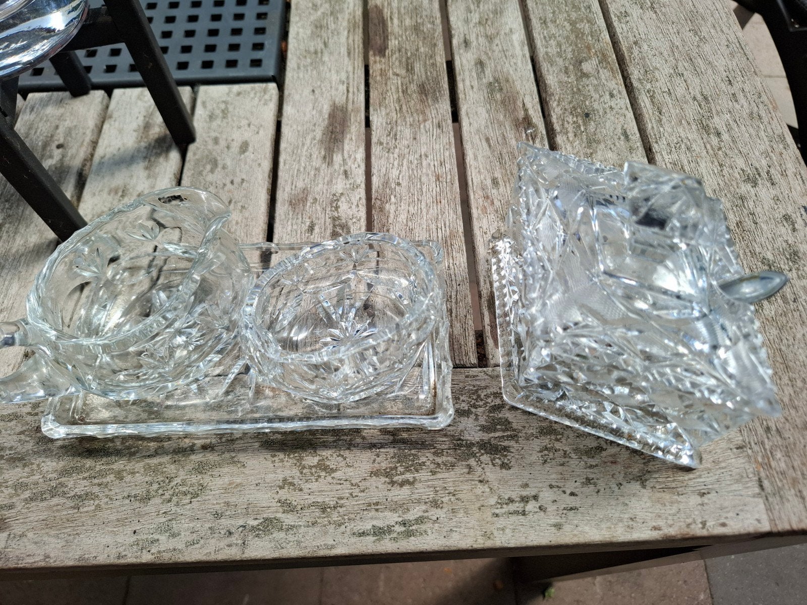 Diverse glazen decoratie en serviesgoed, Ophalen