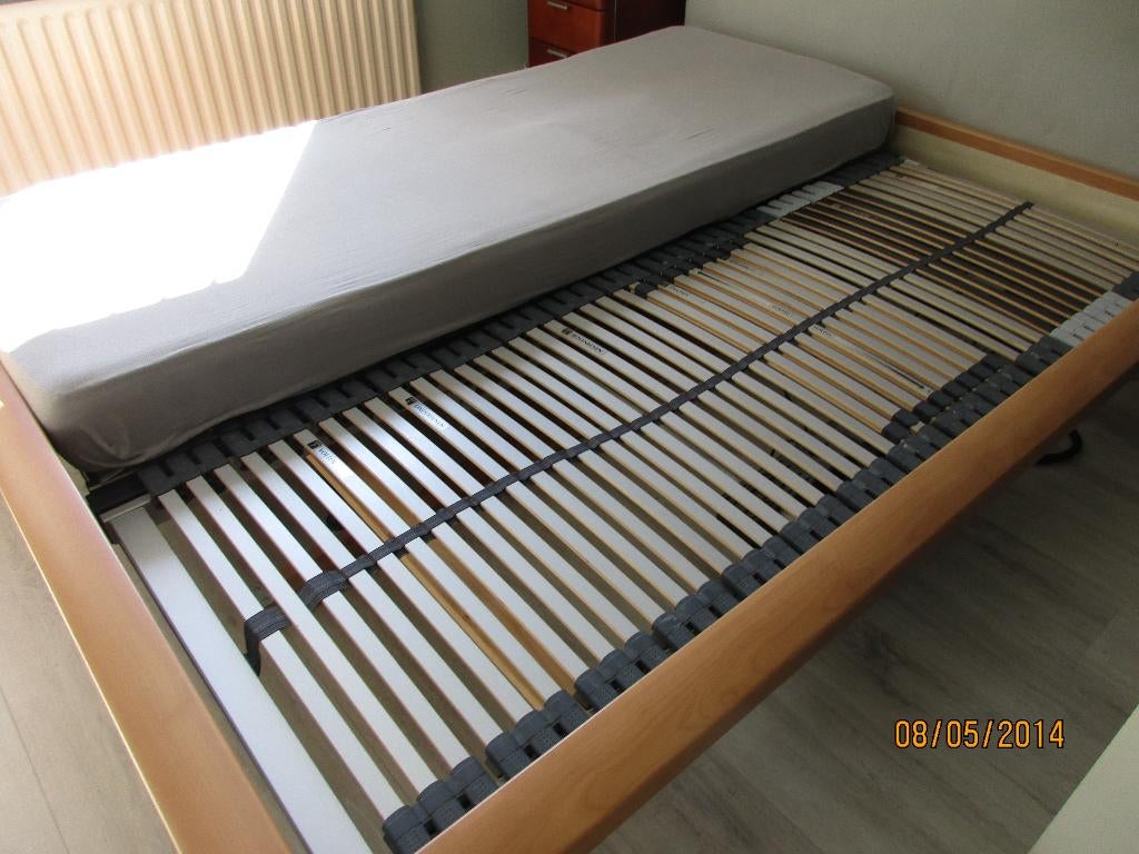 ledikant met elektrische latten bodem, beuken kleur, Ophalen, Gebruikt, Bruin, 210 cm