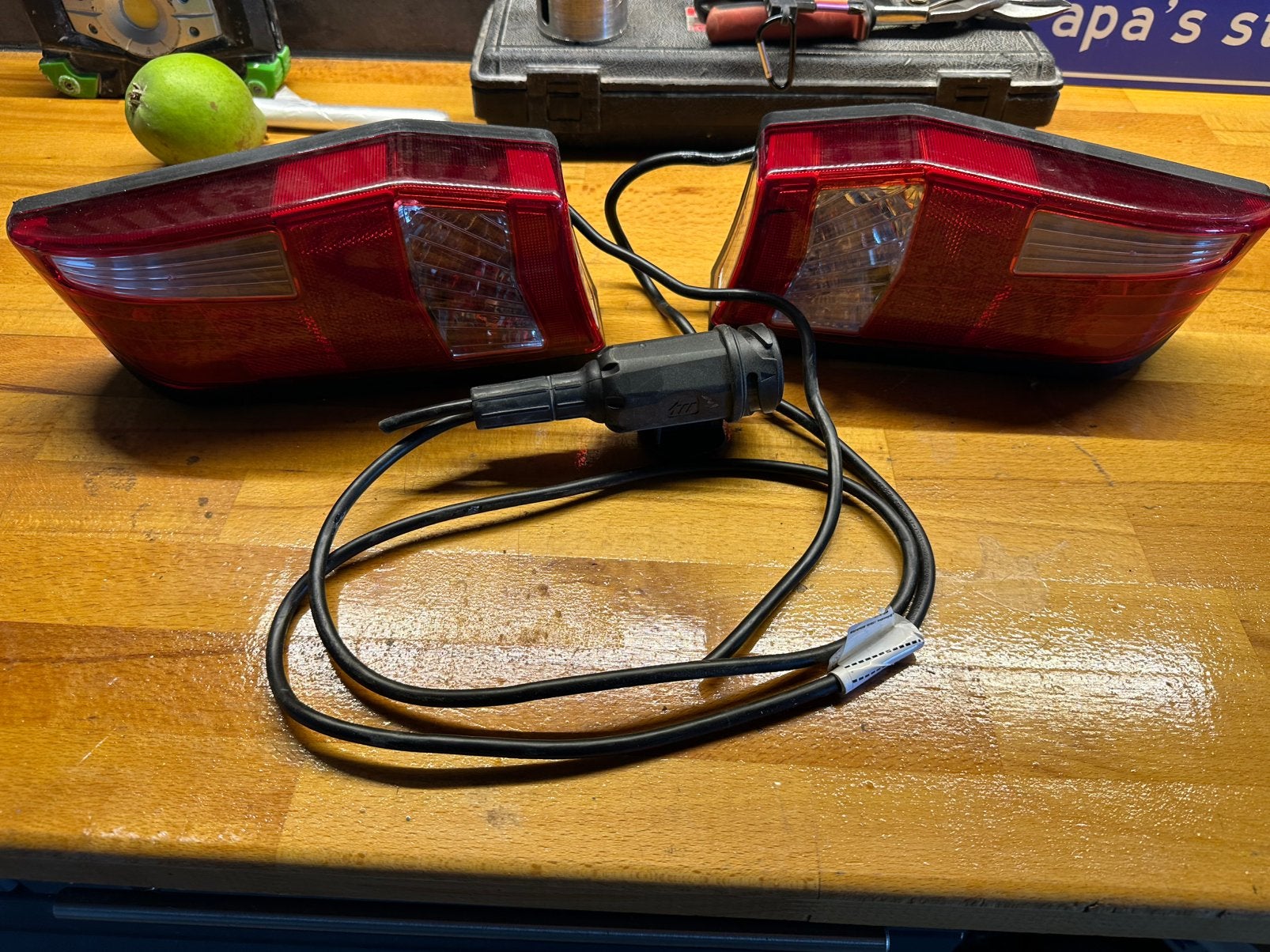 Sets achterlichten van een fietsendrager (Volkswagen Thule), Ophalen of Verzenden, Zo goed als nieuw, Fietsendrager-accessoire