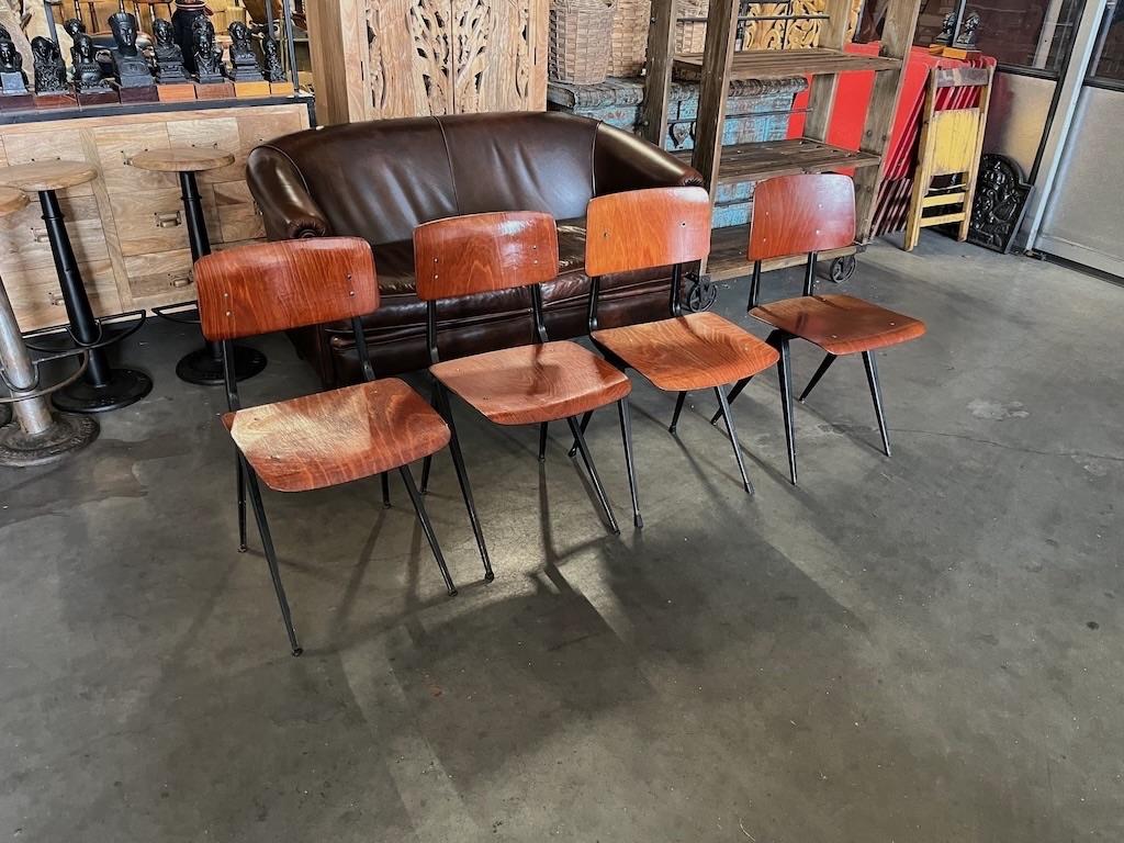 4 Mooie Schoolstoelen fraai model, Gebruikt, Bruin, Ophalen of Verzenden, Vier