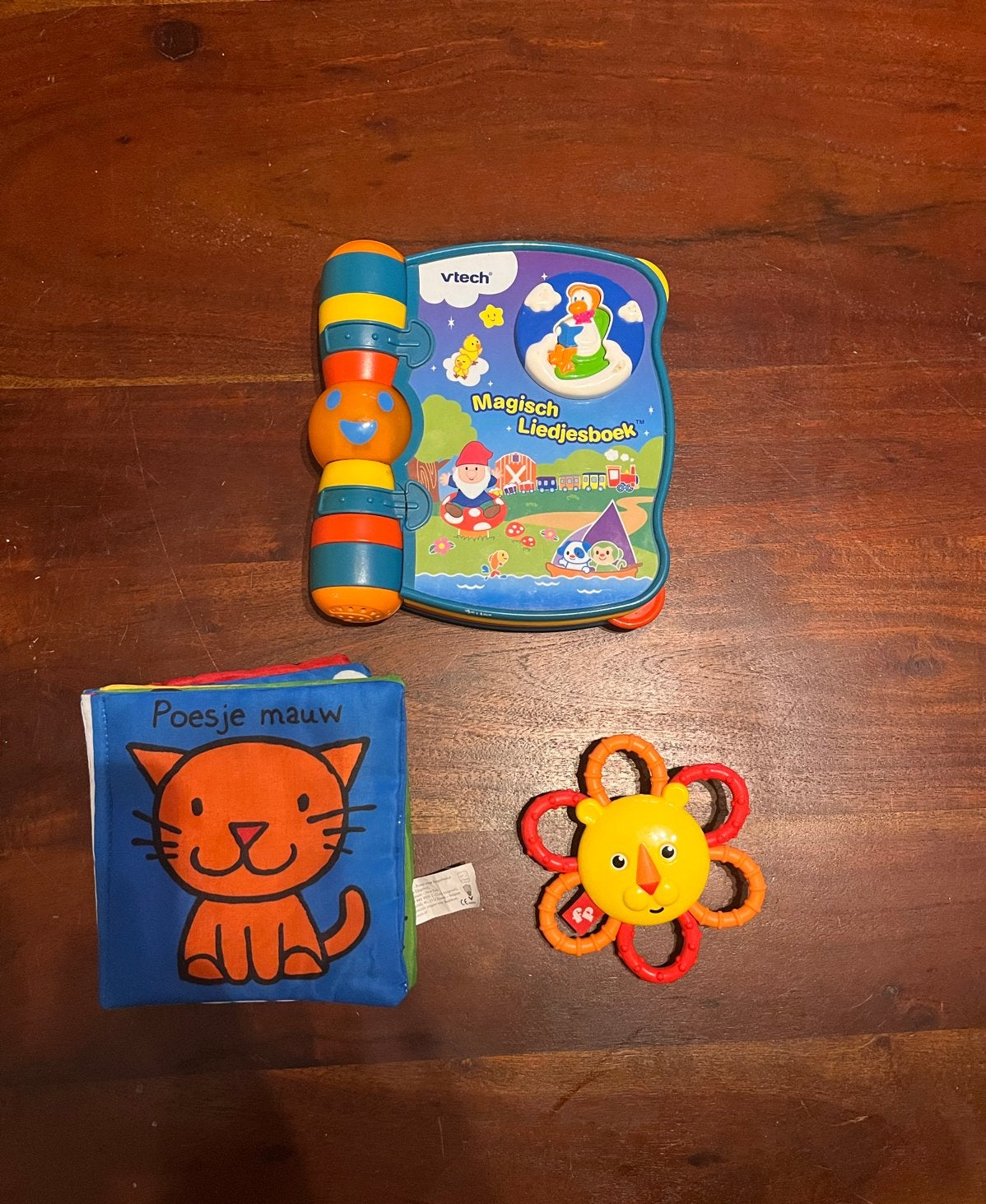 VTech Magisch Liedjesboek, bijtring en stoffen boekje, Kinderen en Baby's, Ophalen, Gebruikt, Overige typen, Met licht