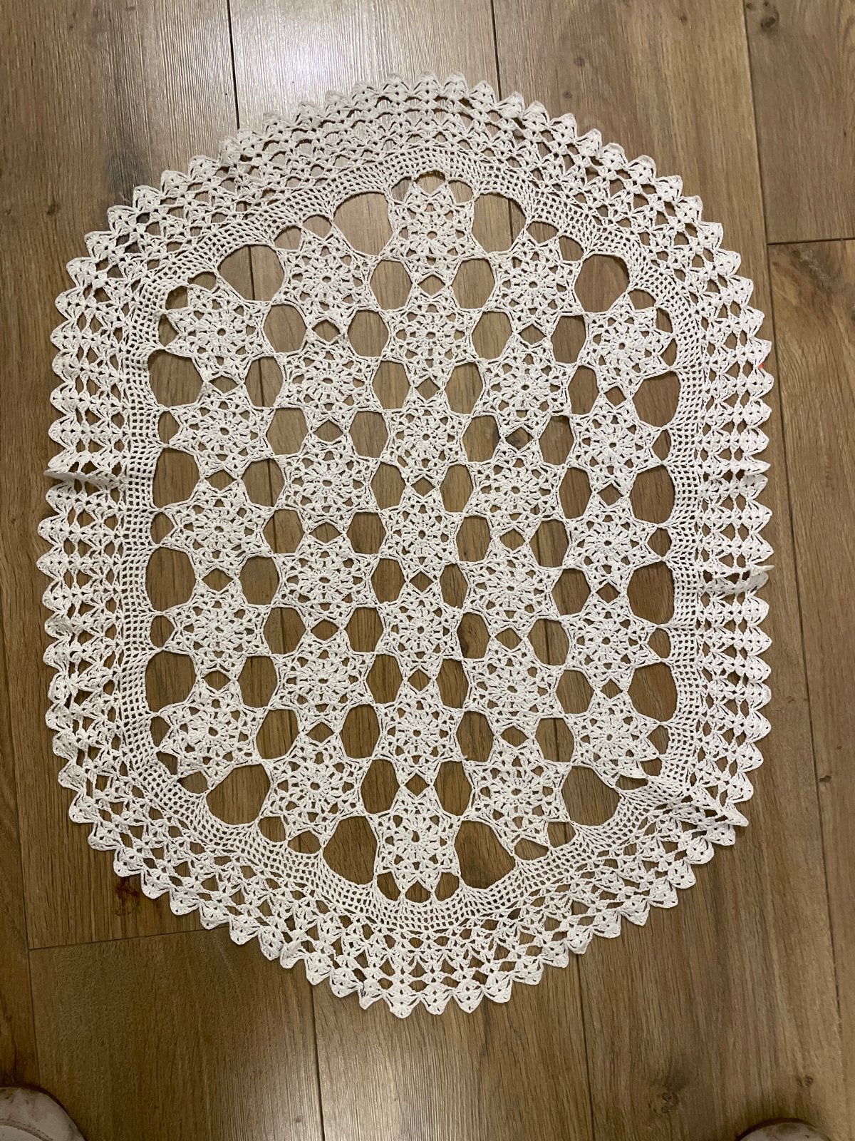 Handgehaakt kleedje - Crème - 67x52 cm, Gebruikt, Crème, Ovaal, 50 tot 100 cm