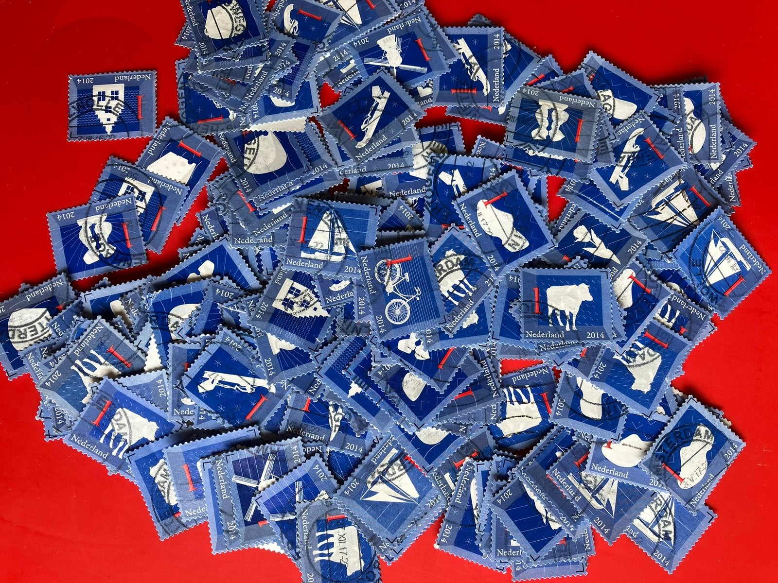 300 postzegels blauwe iconen 1tjes gestempeld en afgeweekt, Ophalen of Verzenden, Na 1940, Gestempeld