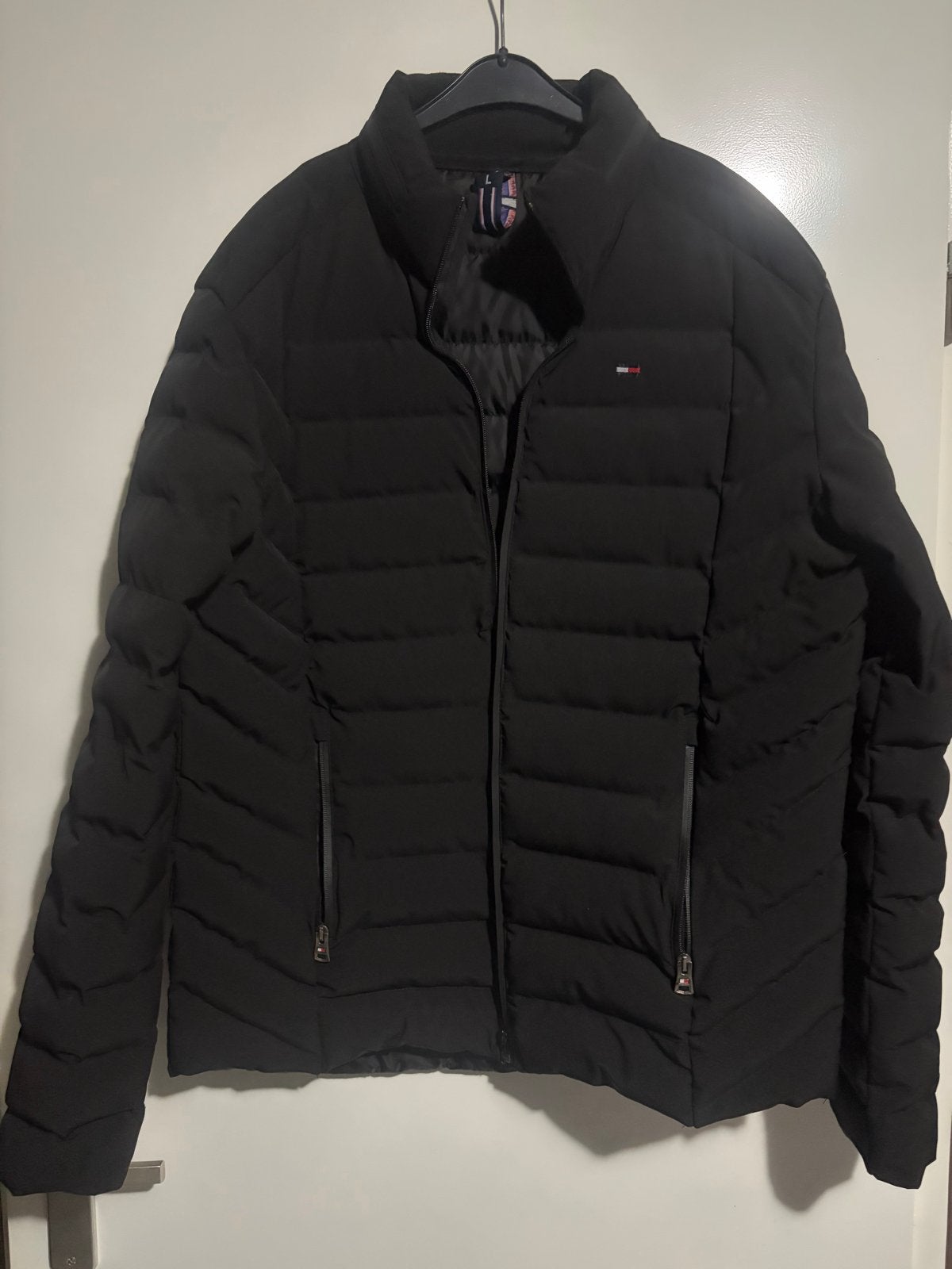 Tommy Hilfiger Zwarte Puffer Jas - Maat M/L, Ophalen of Verzenden, Zo goed als nieuw, Maat 52/54 (L), Zwart