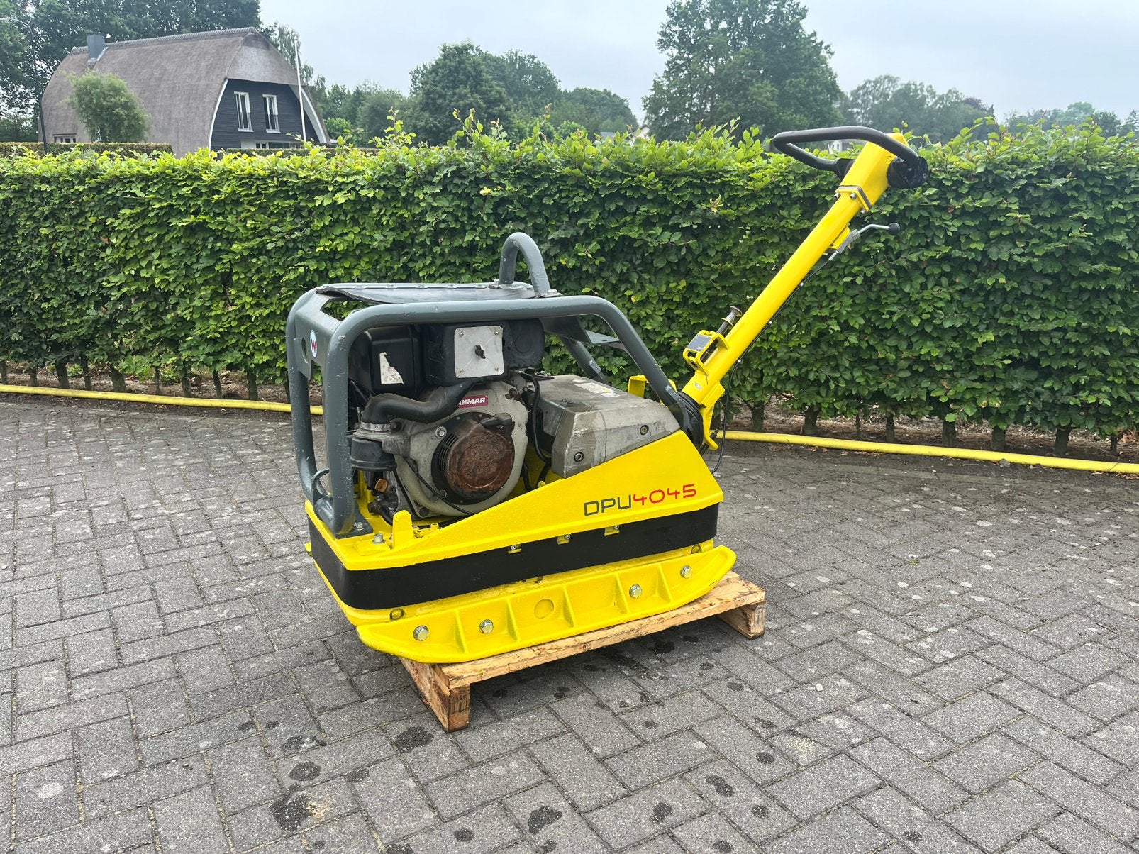 Wacker neuson dpu4045ye trilplaat, Ophalen
