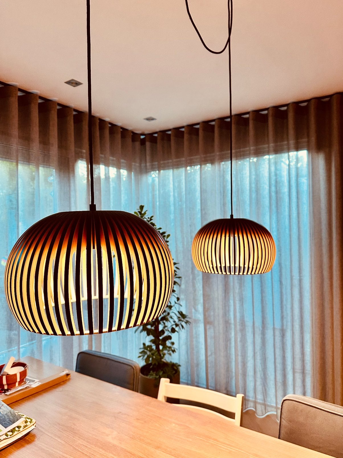 2x Secto Design Atto 5000 black laminate, Huis en Inrichting, Lampen | Hanglampen, Ophalen, Zo goed als nieuw