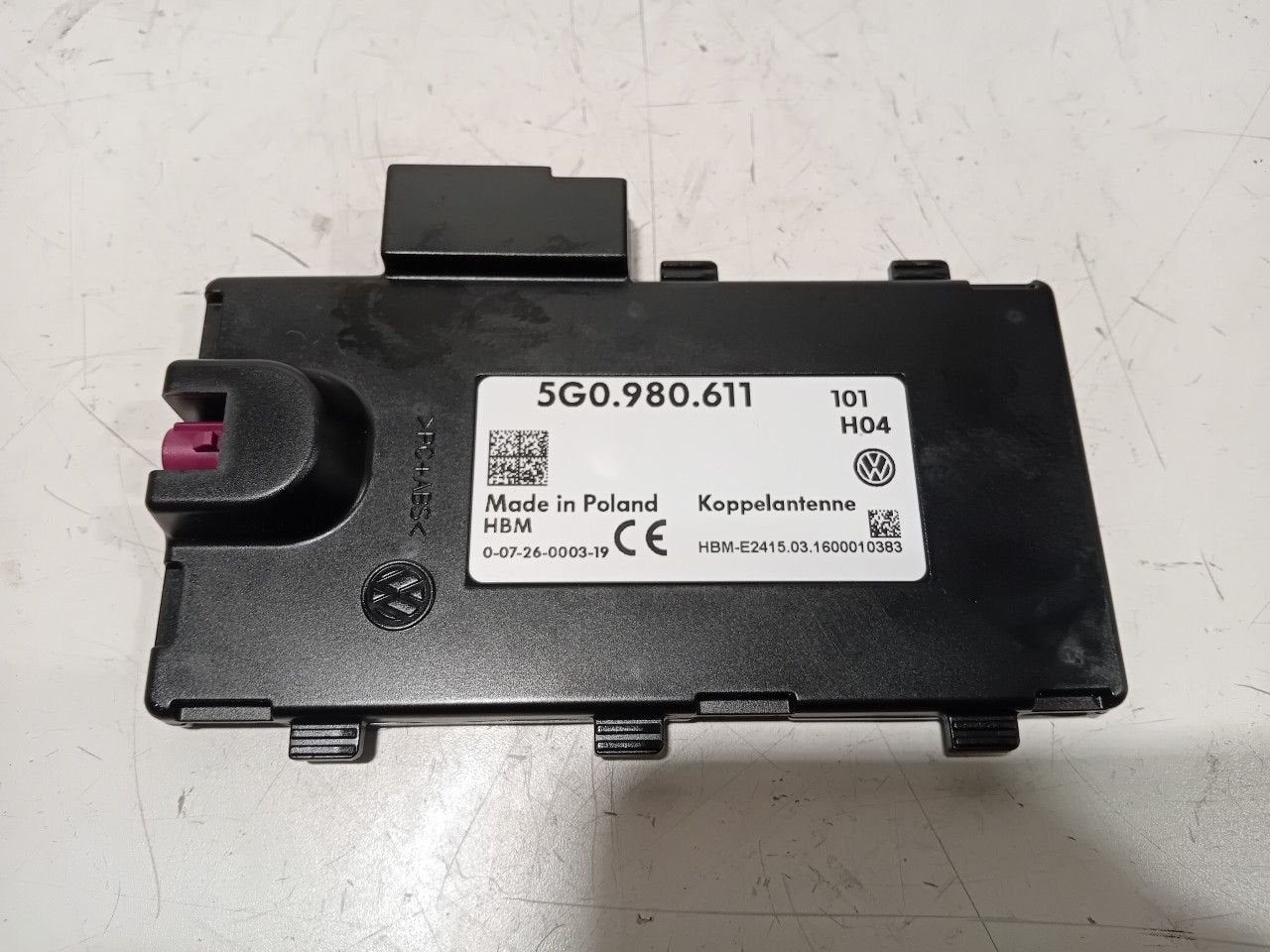 Antenne versterker Volkswagen Passat, Ophalen of Verzenden, Van der Ven Autorecycling B.V., Onderdelen@venauto.nl, Ettenseweg 76, 4706 PB Roosendaal, The Netherlands