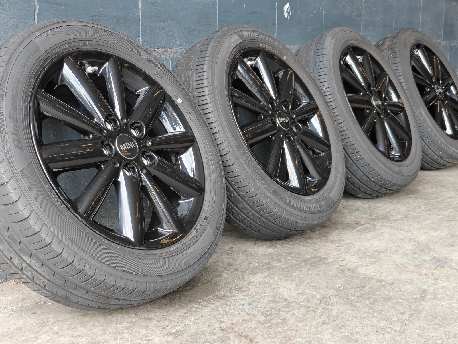 Originele Mini Cooper Zomerset Radial Spoke TPMS Yokohama, Auto-onderdelen, Banden en Velgen, Gebruikt, 16 inch, Banden en Velgen