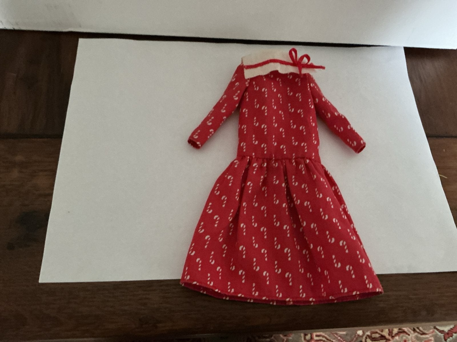 Vintage Barbie jurk Heart familie met zuurstokjes 1986, Verzamelen, Ophalen of Verzenden, Gebruikt