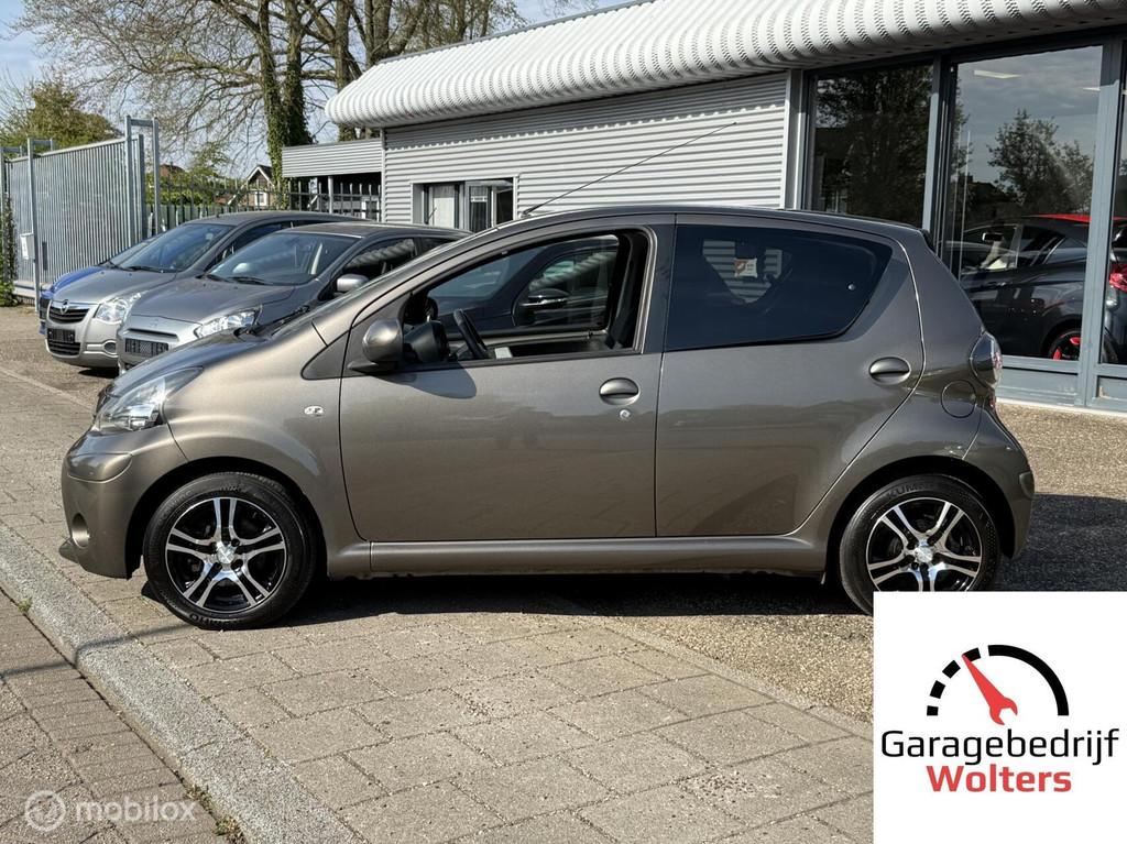Toyota Aygo 1.0 VVT-i Aspiration, Voorwielaandrijving, Stof, Gebruikt, Zwart