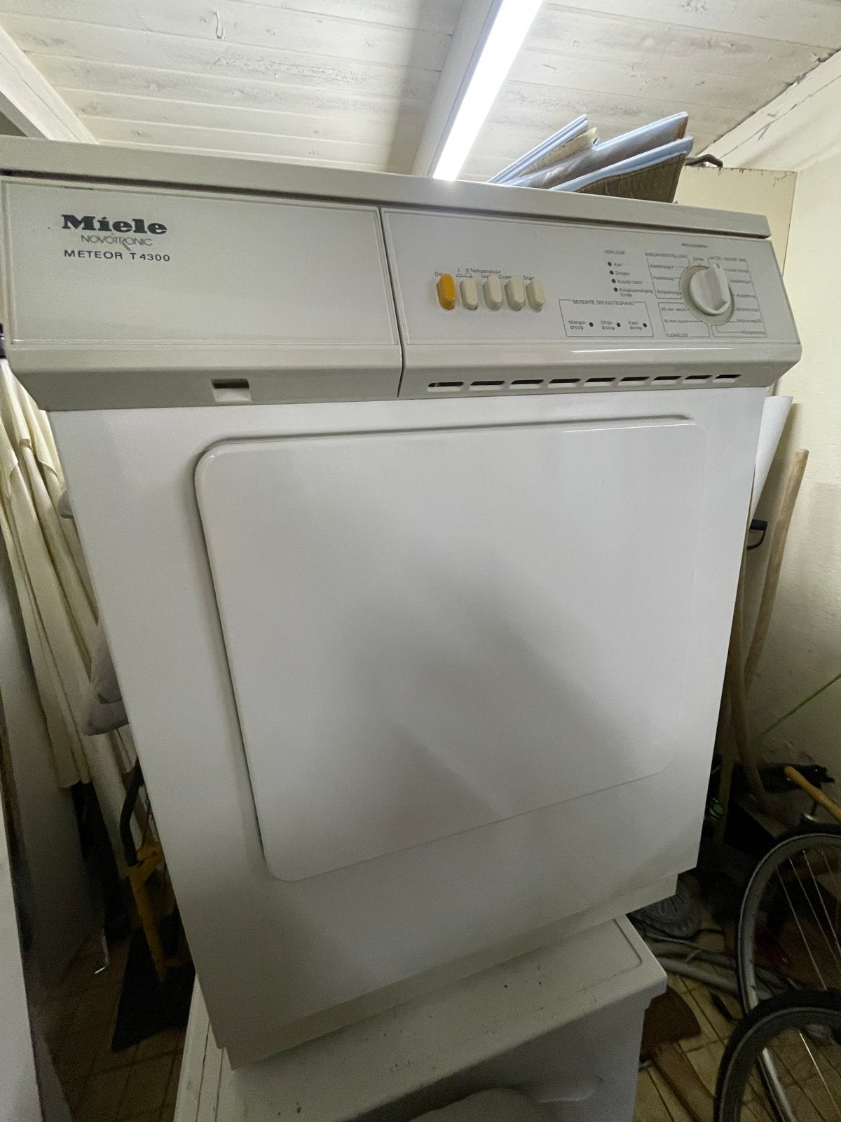Miele Novotronic Meteor T4300 Wasdroger, Witgoed en Apparatuur, Gebruikt, Luchtafvoer, 4 tot 6 kg, Ophalen of Verzenden