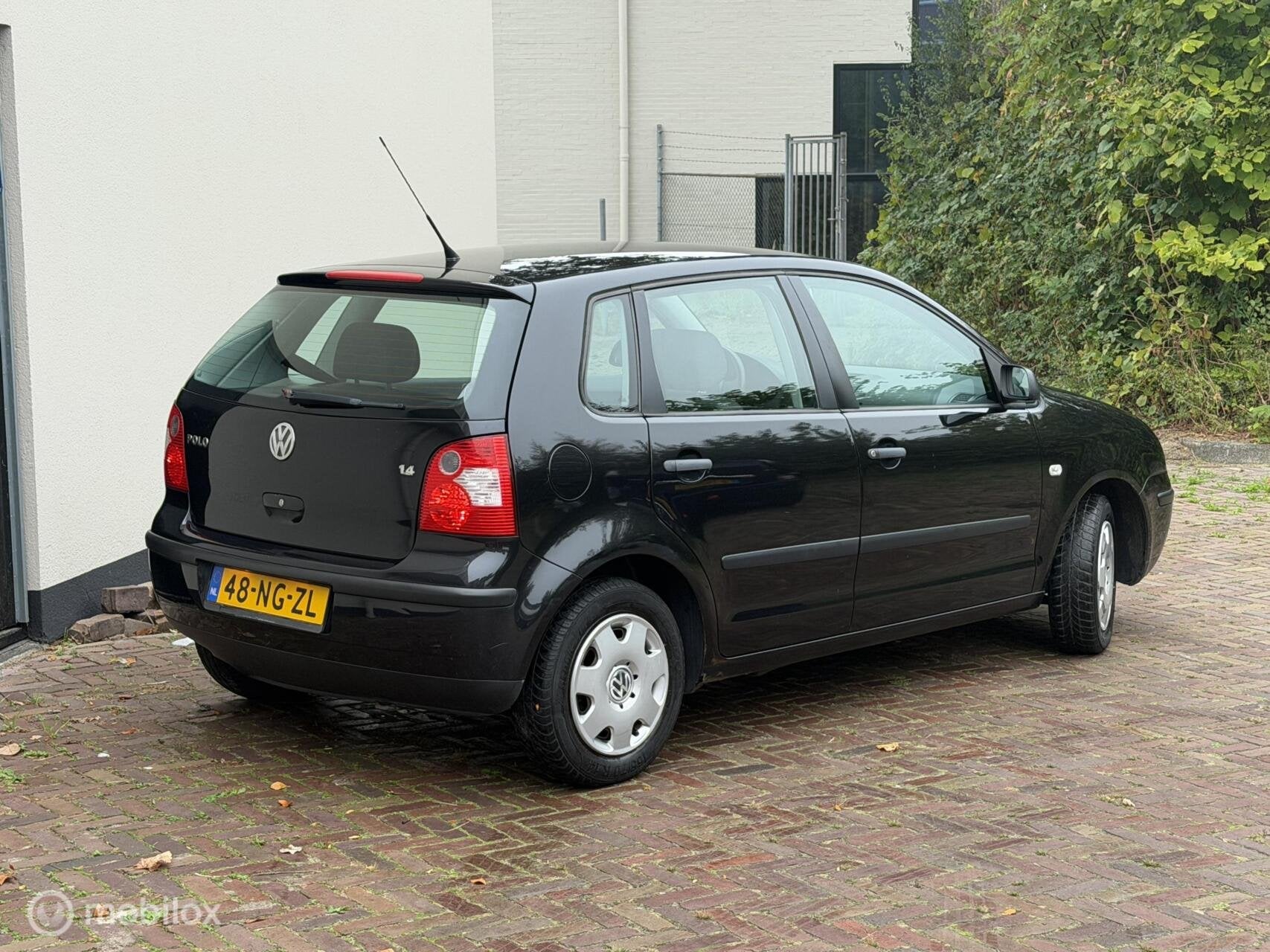 Volkswagen Polo 1.4-16V Highline | airco | cruise | nw apk, Auto's, Voorwielaandrijving, 4 cilinders, Zwart, Origineel Nederlands