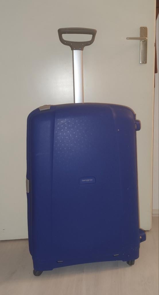 Grote koffer Samsonite 75x52x30 cm 4 met wielen en Tsa-Slot, Hard kunststof, 45 tot 55 cm, Slot, Ophalen of Verzenden