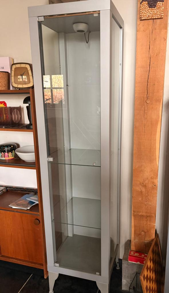 Vitrine kast (gebruikt als terranium) met glazen 3 planken, Ophalen, Gebruikt, 25 tot 50 cm, 150 tot 200 cm